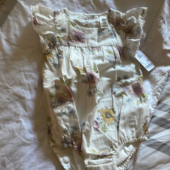 12m white ruffle onesie new with tags